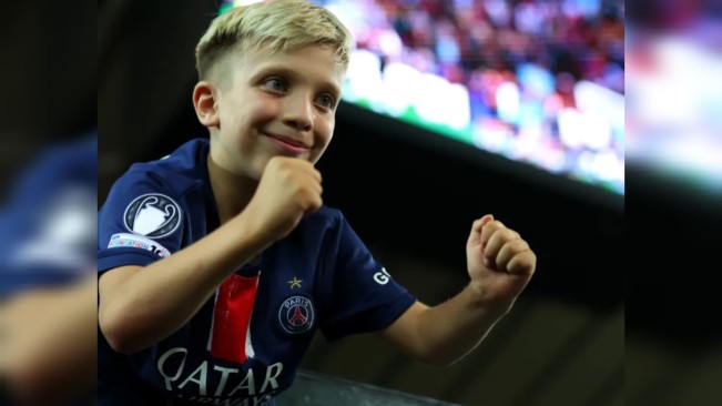 Anak-anak pendukung PSG. [Instagram]